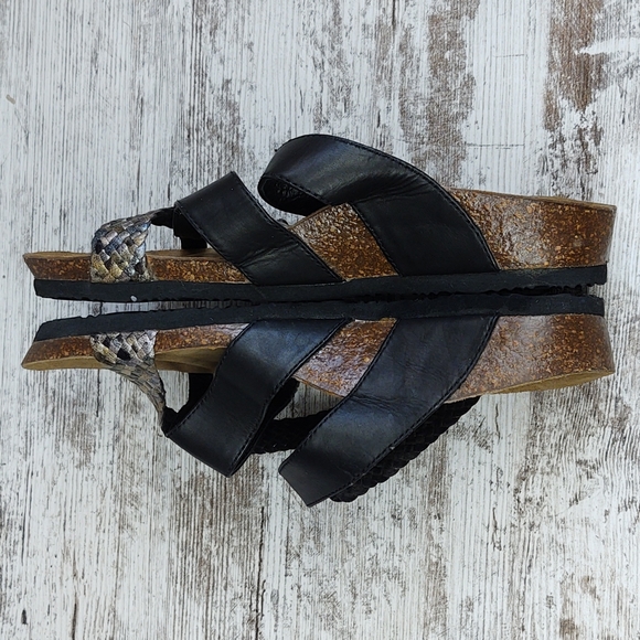 🟨Like New EuroWellness Leather & Metallic Slide Sandal - Picture 13 of 16